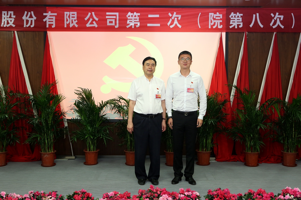 1501050511334991.jpg 合影-趙振元書記與深圳分院黨支部參會(huì)黨代表合影.jpg